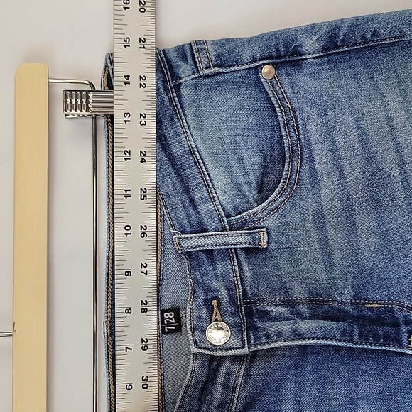 Judy Blue Boyfriend Fit Jeans Light Medium Wash Size 28 - Picture 8 of 15